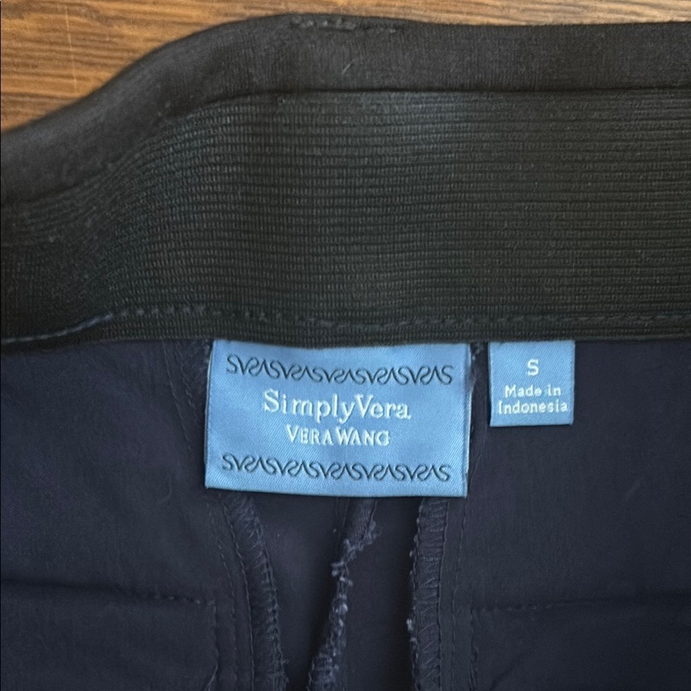 💙 Simply Vera Vera Wang Women’s Navy Shorts - Size Small - Picture 3 of 11